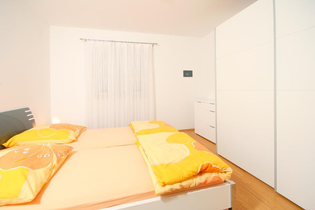 Apartmani Mane Trogir Exterior foto